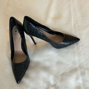 Mix No. 6 Black Heels Reptile size 8